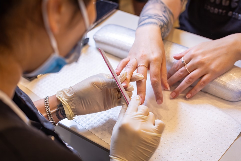 nails
